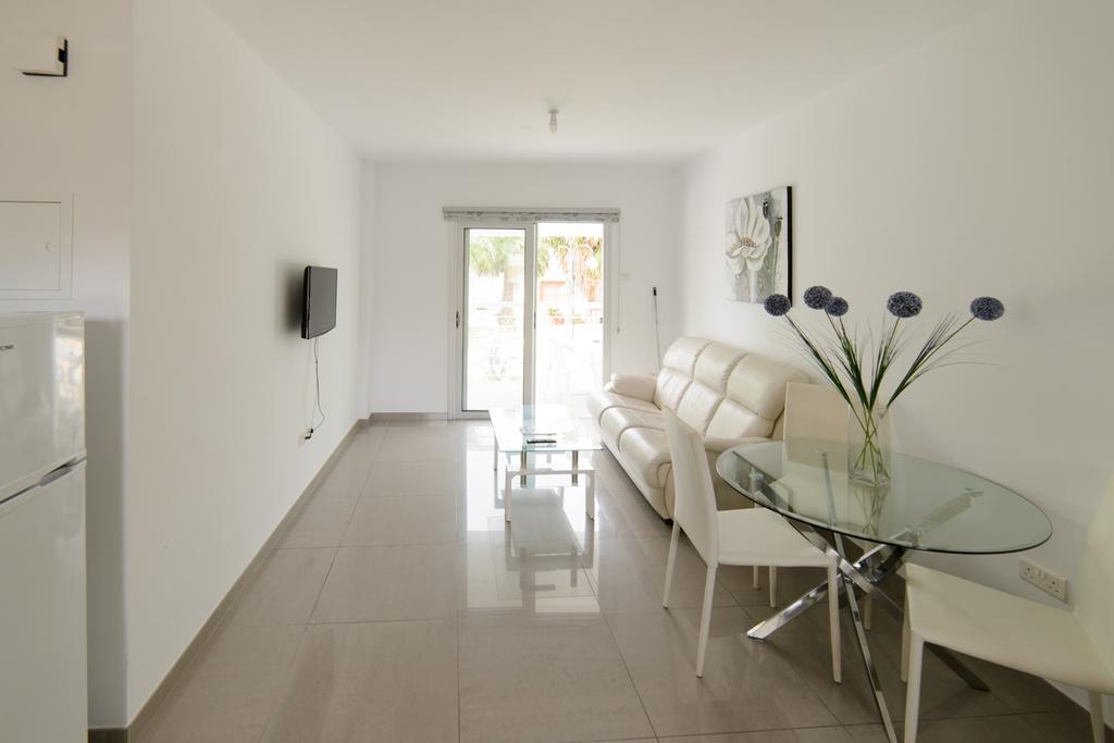 Katalimata Court Apartment Ayia Napa Ngoại thất bức ảnh